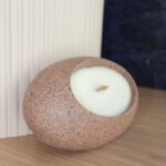 נר שאגי חום טקסטורת אבן