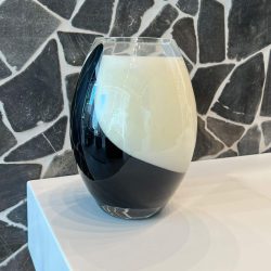 נר קלואי זכוכית חצי שחור חצי שקוף
