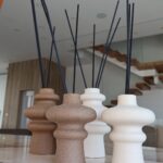 מפיץ הוריקן בכלי דמוי אבן צבע חום