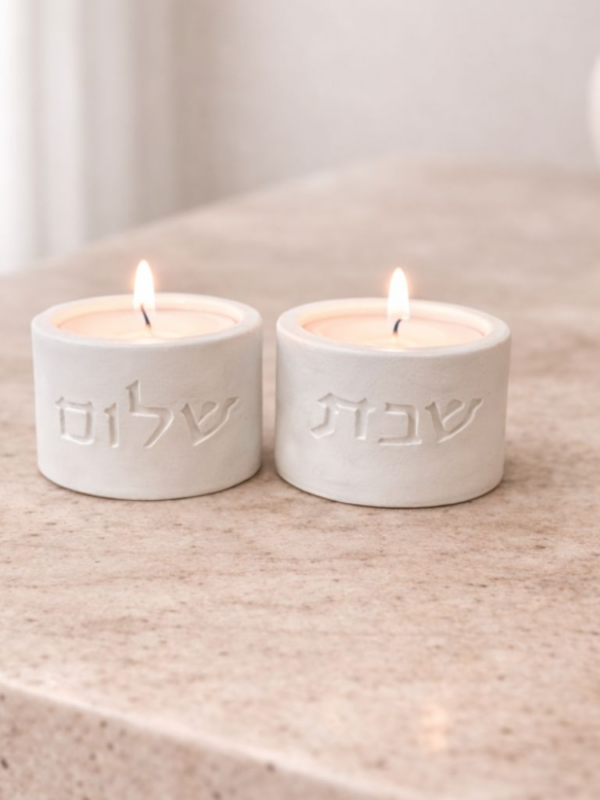 פמוטי שבת קטנים מבטון לבן בעבודת יד