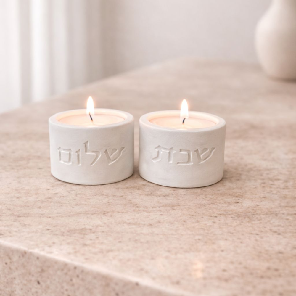 פמוטי שבת מבטון לבן בעבודת יד פמוטי שבת קטנים מבטון לבן - Image 1